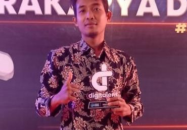 DOSEN PRODI INFORMATIKA UNIVERSITAS BHAMADA SLAWI MERAIH PENGHARGAAN PENGAJAR TERBAIK  DALAM ACARA ADARAKARYA DTS  2022 KOMINFO YOGYAKARTA