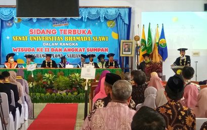 WISUDA II & ANGKAT SUMPAH PROFESI DI UNIVERSITAS BHAMADA SLAWI