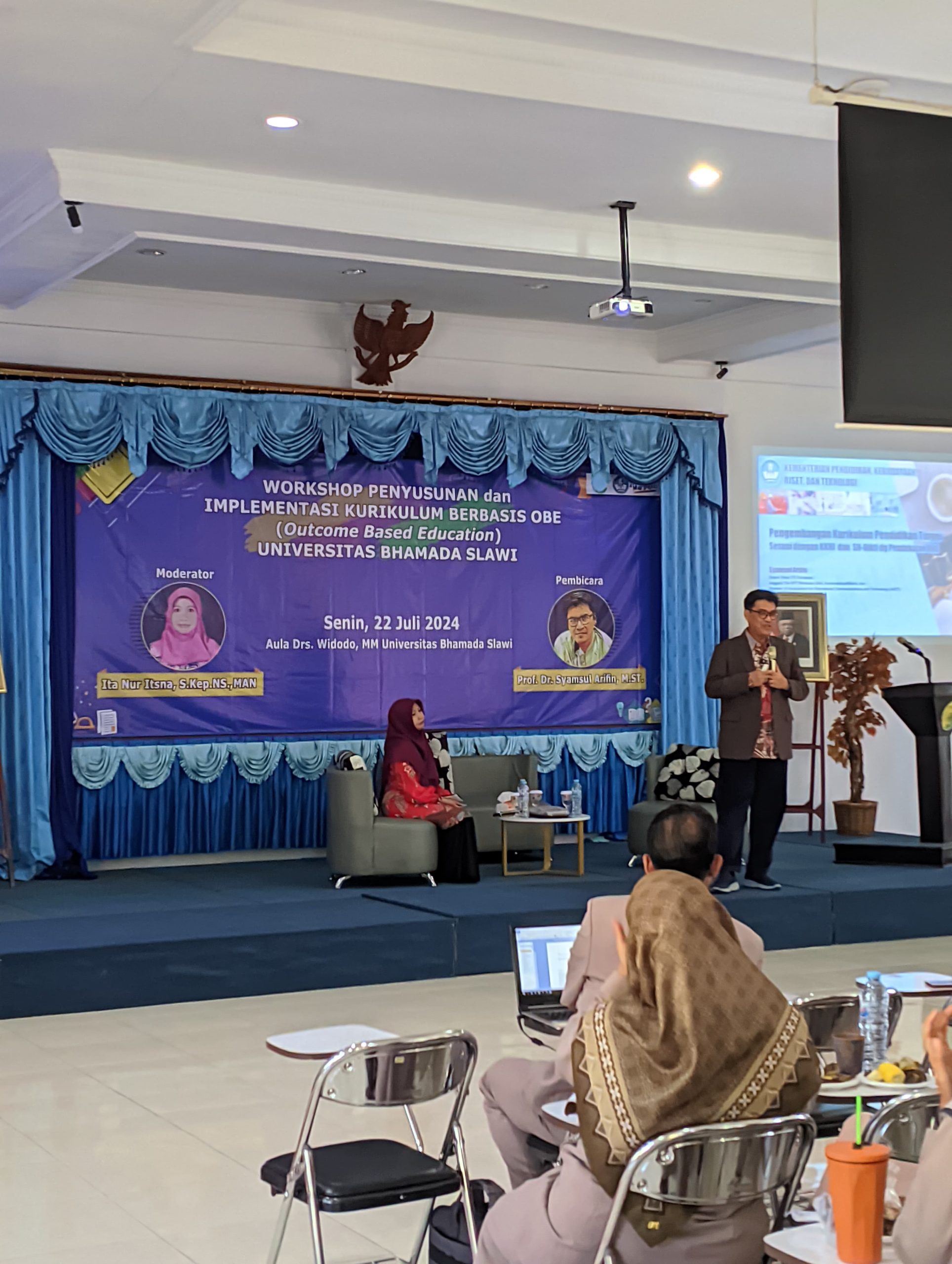 Universitas Bhamada Slawi menggelar Workshop Penyusunan dan Implementasi Kurikulum Berbasis Outcome-Based Education (OBE)