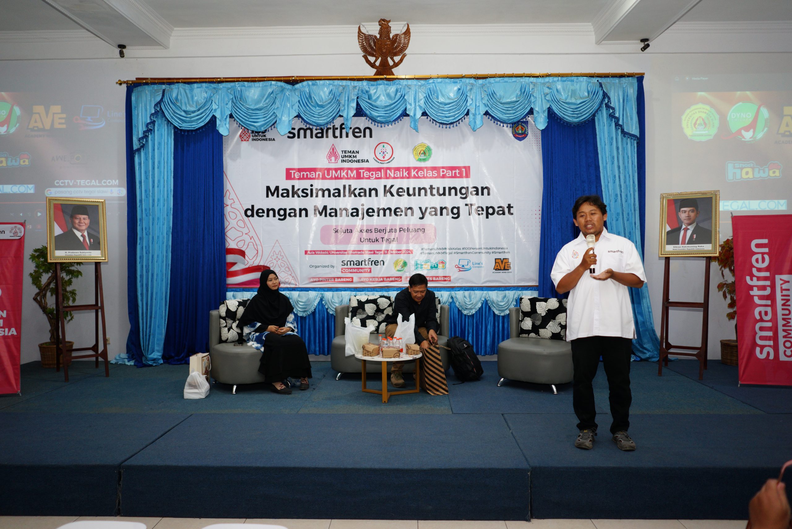 Universitas Bhamada Slawi Berkolaborasi dengan Smartfren Community Menggelar Workshop Bersama Mahasiswa dan UMKM Tegal